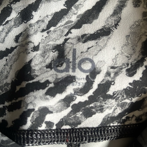 Alo Vapor High Waist Zebra Legging - Picture 5 of 5